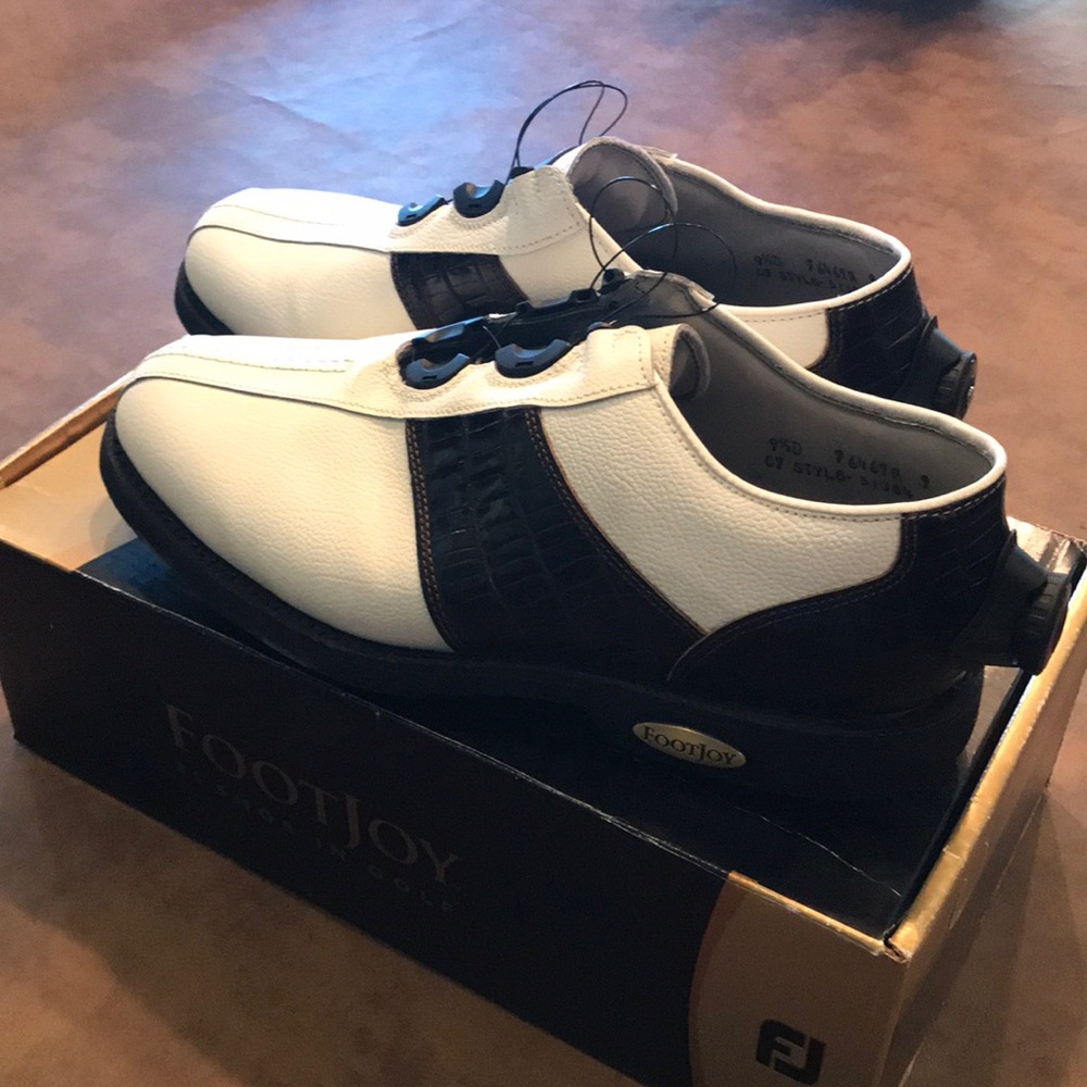 FootJoy New Men’s Golf Shoes Size 9.5